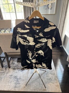 ASOS Black and White Abstract Short-Sleeve Button Down Shirt